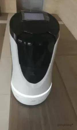 未來,在電梯里你將遇到這些“外賣小哥”