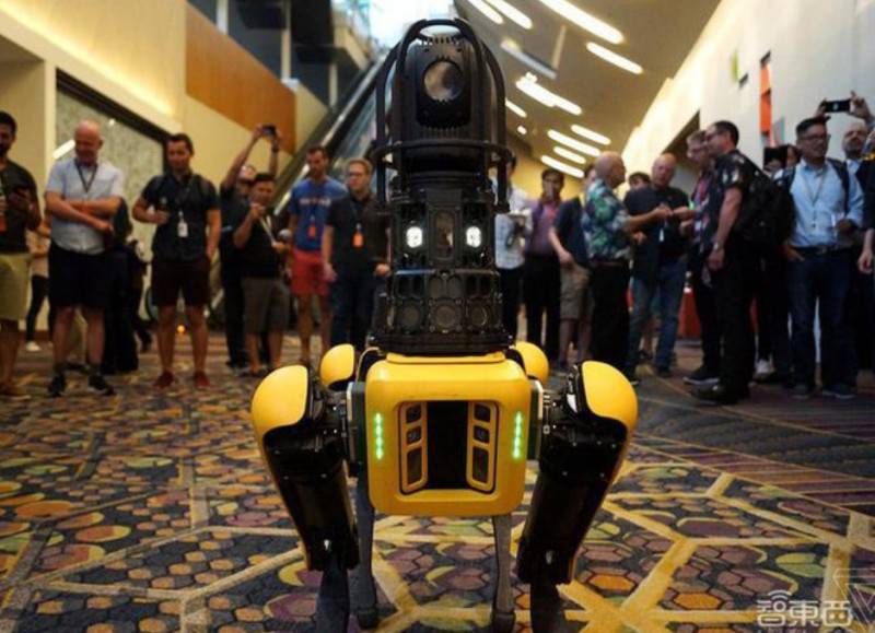 波士頓動力搶戲亞馬遜大會,首款商用機器人Spot年底前上市